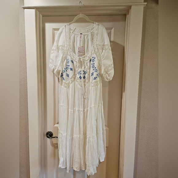 Free People Delilah Tiered Maxi Top Billowy Crochet Lace Embroidered Ivory S NWT - Picture 2 of 16